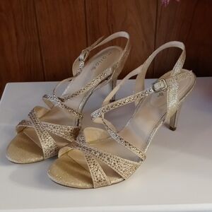 Maripe golden sling back heels 9 new in box